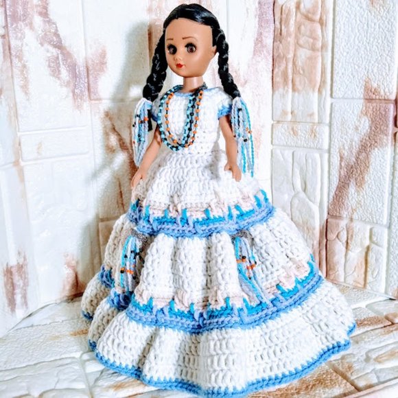 DOLL*NATIVE AMERICAN*HAND CROCHETED CLOTHING*BEADED NECKLACE*COLLECTORS ITEM* - Picture 6 of 12